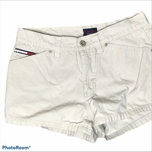 🌻Tommy Hilfiger Tommy Jeans Short Cream Size 3